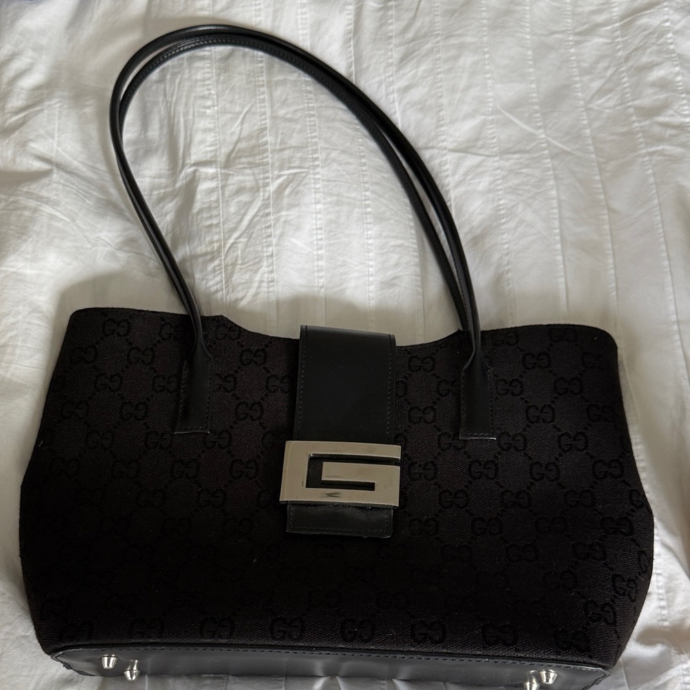 Black purse
Never used